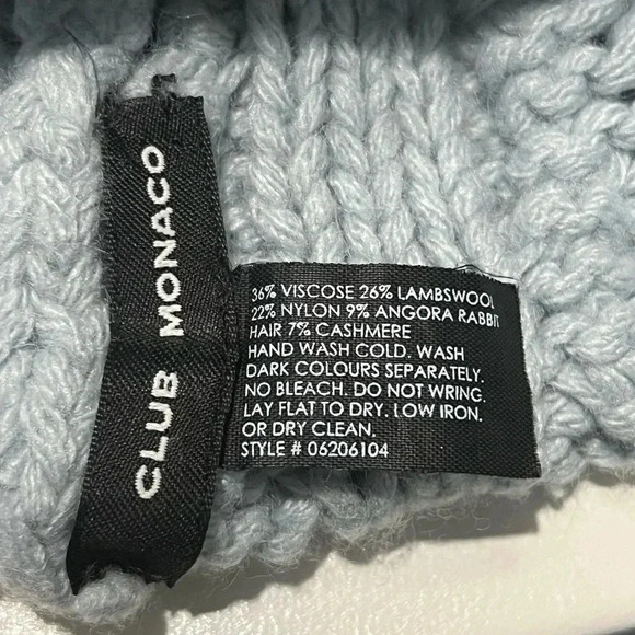 Club Monaco Cable Knit Toque Blue - Picture 4 of 6